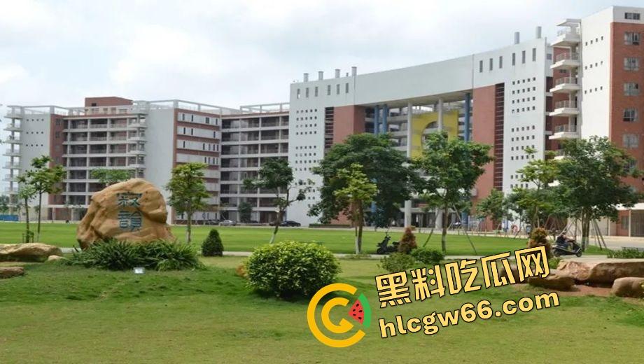 广东肇庆技师学院学生集体炸场？不满学校管理，楼上扔鞭炮砸东西，气氛直接升级成反校运动？  第1张