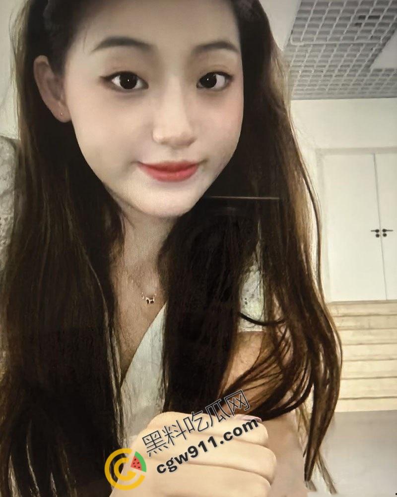 河南安阳甜美少女【刘薇】床上热情如火,与男友性多姿势切换娇喘连连,口交撩人,翘臀后入,令人血脉贲张! 第1张 河南安阳甜美少女【刘薇】床上热情如火,与男友性多姿势切换娇喘连连,口交撩人,翘臀后入,令人血脉贲张! 第1张