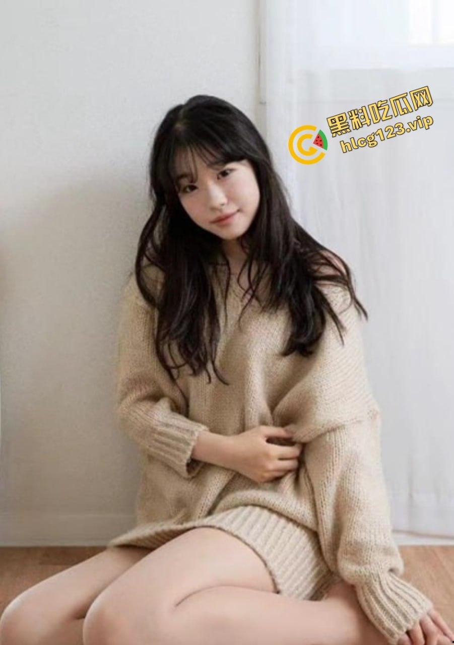 韩国甜美美女【朴泰恩】与教练3P激情流出！清纯外表下的骚气爆发，酒店疯狂摇摆淫叫不断！  第5张