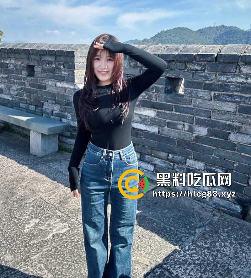 湖北师范大三嫩妹『礼温可』白皮骚狗勾魂反差婊,甜脸藏淫心,初操爽翻问群P不拒,饭后叫兄弟轮奸狂干! 第5张 湖北师范大三嫩妹『礼温可』白皮骚狗勾魂反差婊,甜脸藏淫心,初操爽翻问群P不拒,饭后叫兄弟轮奸狂干! 第5张