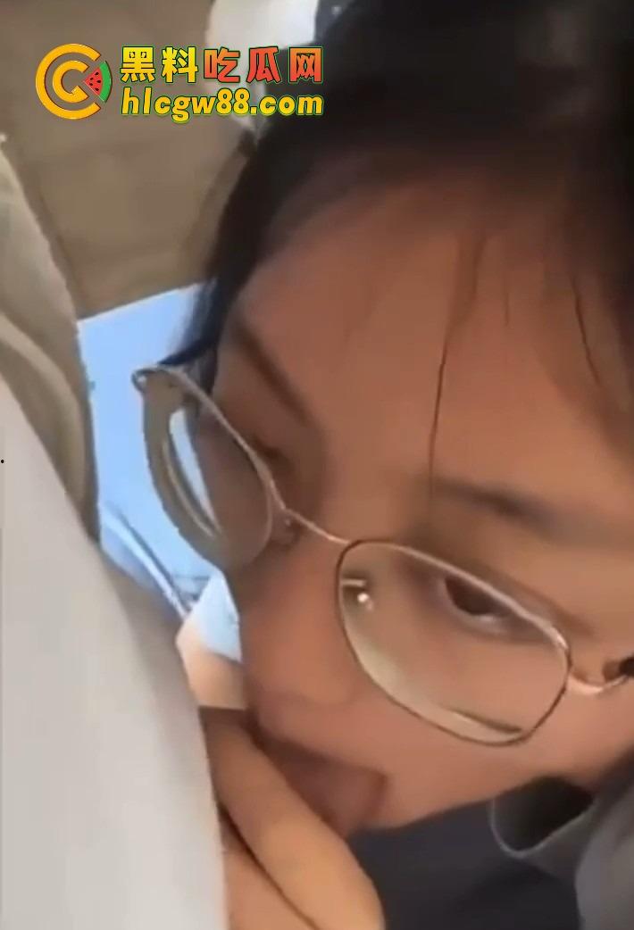 成都少城小学骚鸡老师『苏靖雯』家长肉便器，酒店操逼浪叫不断，眼镜婊爽得翻白眼淫水喷满床！  第8张