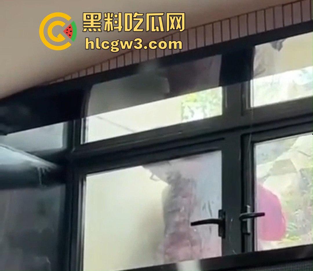 青岛海洋大学的骚情侣课堂窗外直接开搞 窗边扣逼声啪啪响 老师讲课被迫加背景音 海洋大学不愧是浪之巅！  第2张