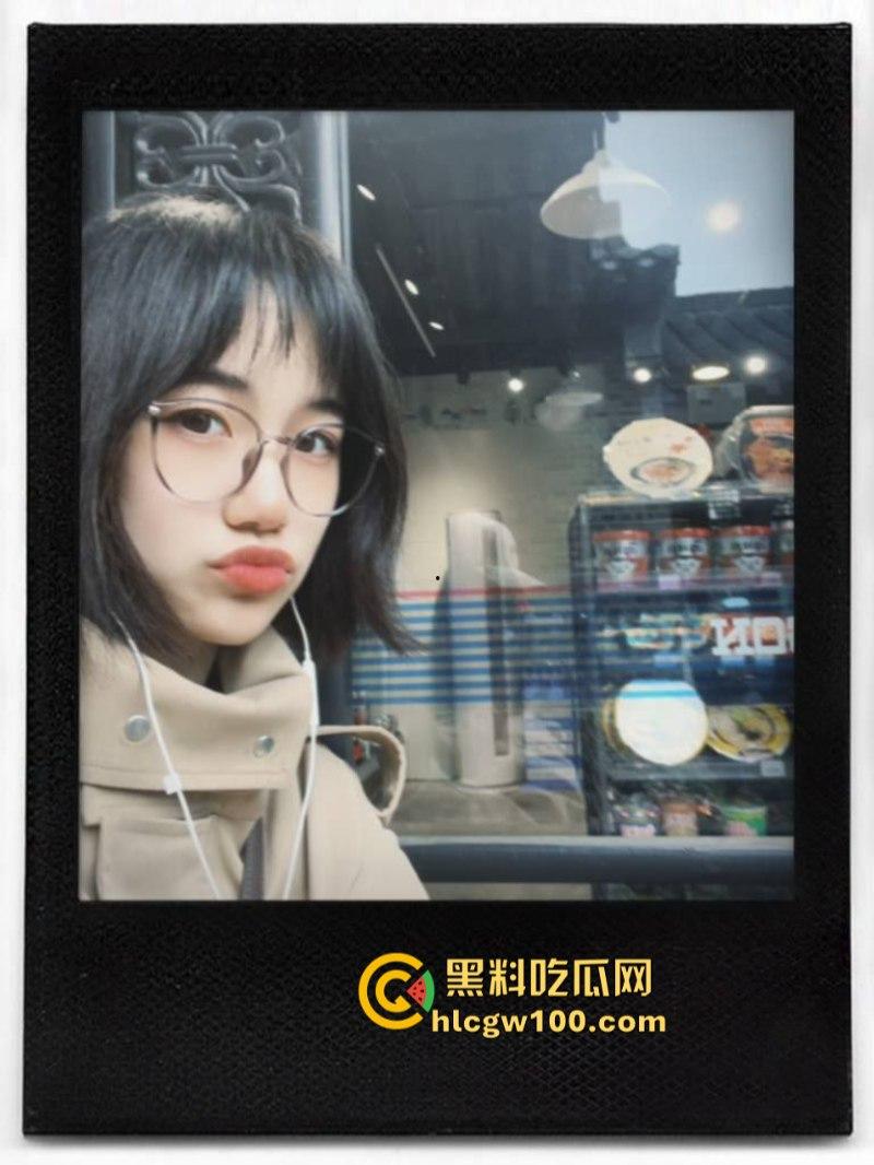 河南工学院反差眼镜婊【陈梦洁】与男友开房口交视频流出 表面清纯床上骚 口活娴熟似母狗  第2张