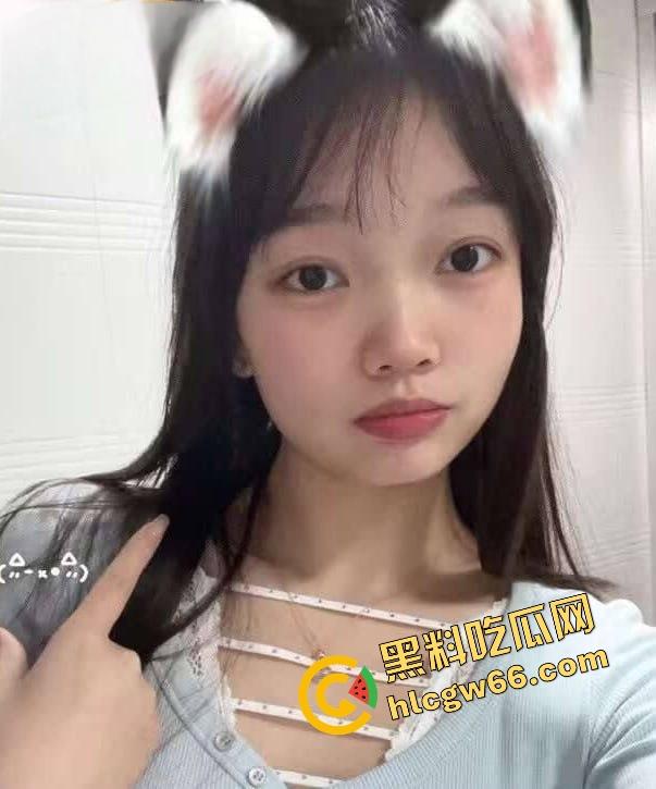 商丘职院清纯校花『孙秋雨』私下偷约炮被干成狗,后入视频流出骚到全网爆炸! 第1张 商丘职院清纯校花『孙秋雨』私下偷约炮被干成狗,后入视频流出骚到全网爆炸! 第1张