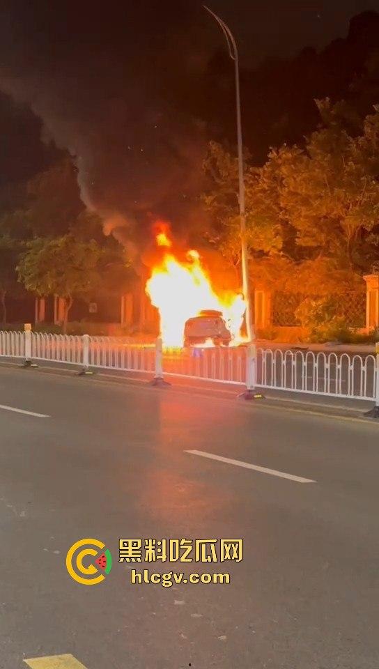 青环路情侣喝高出车祸！车子着火侧滑惨剧，男的逃生，女的被烧死让人唏嘘！  第3张