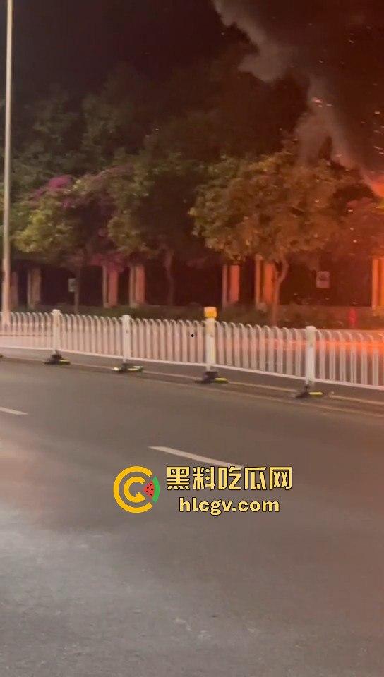 青环路情侣喝高出车祸！车子着火侧滑惨剧，男的逃生，女的被烧死让人唏嘘！  第5张