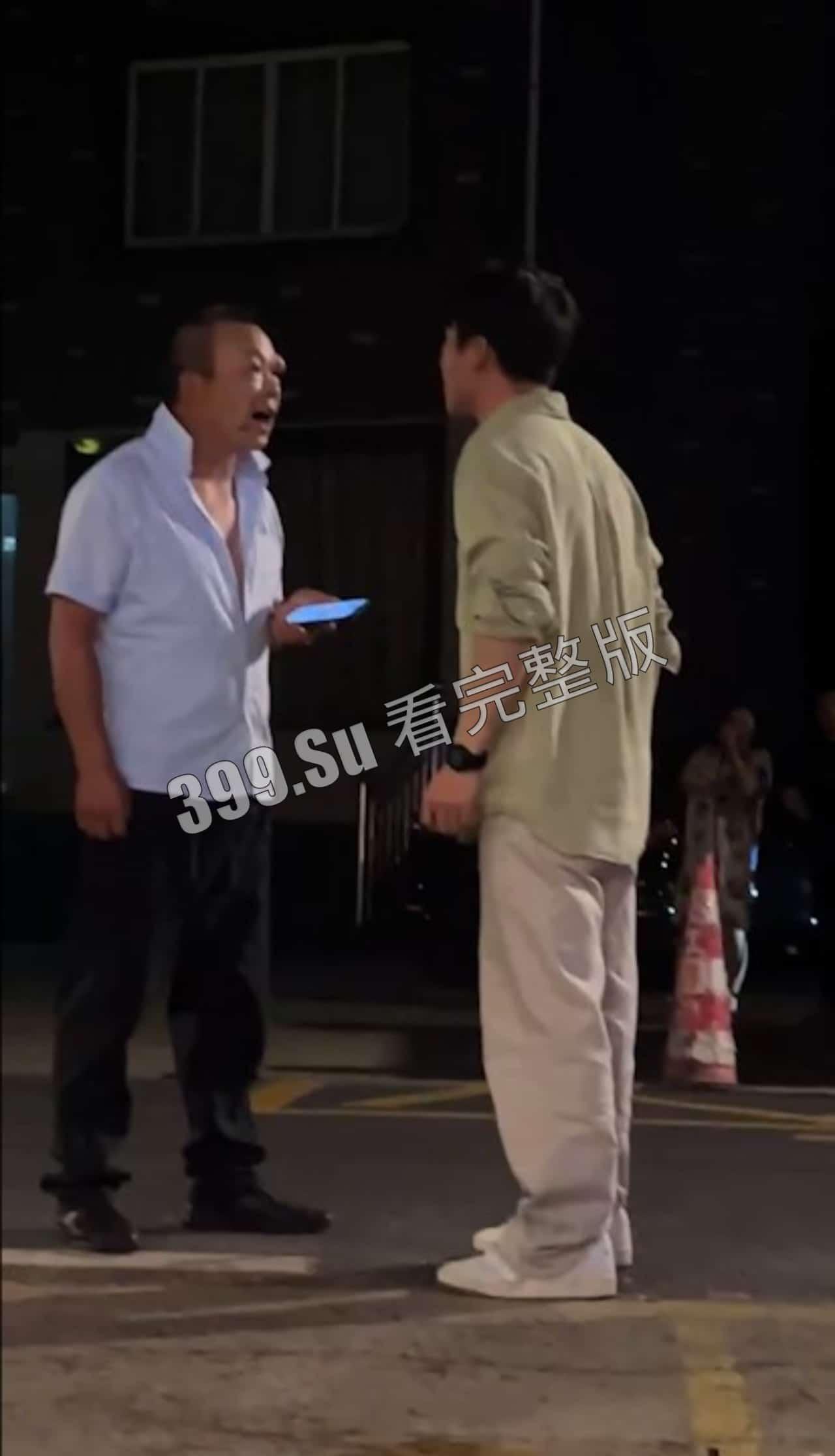 #互殴 拳打敬老院 竟旗鼓相当 果然男人还是得胖点  第4张