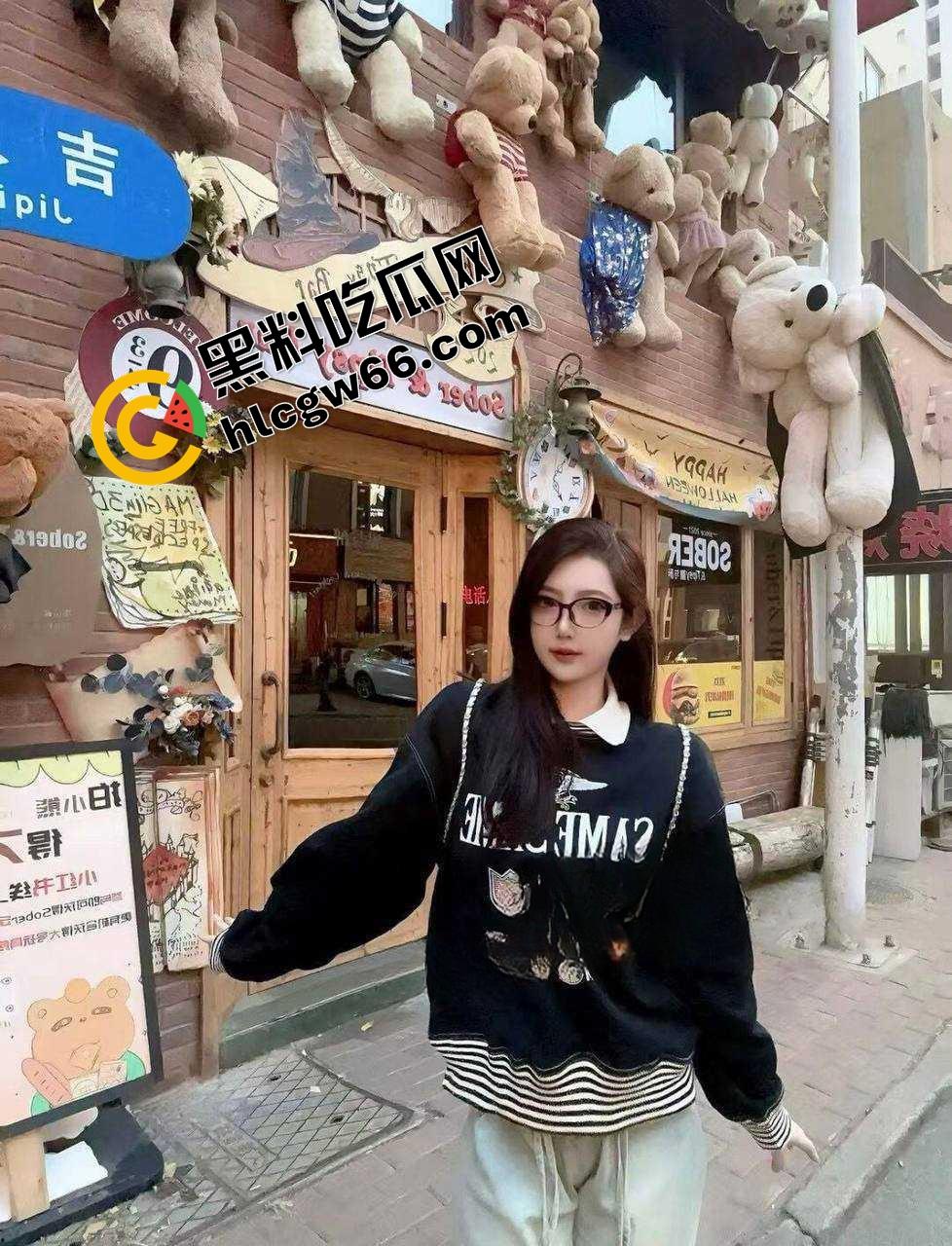 正宫老婆变野狗深圳【唐欣】被操翻视频外泄，装乖妻骗老公背地扒开浪穴露脸求操，三十多岁骚得跟小母狗一样！  第1张