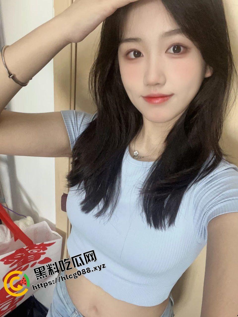 北京舞蹈学院骚母狗【肖婷】细枝挂硕果 在宿舍里脱衣练习舞蹈，露奶节拍卡点舞新奇养眼！  第2张