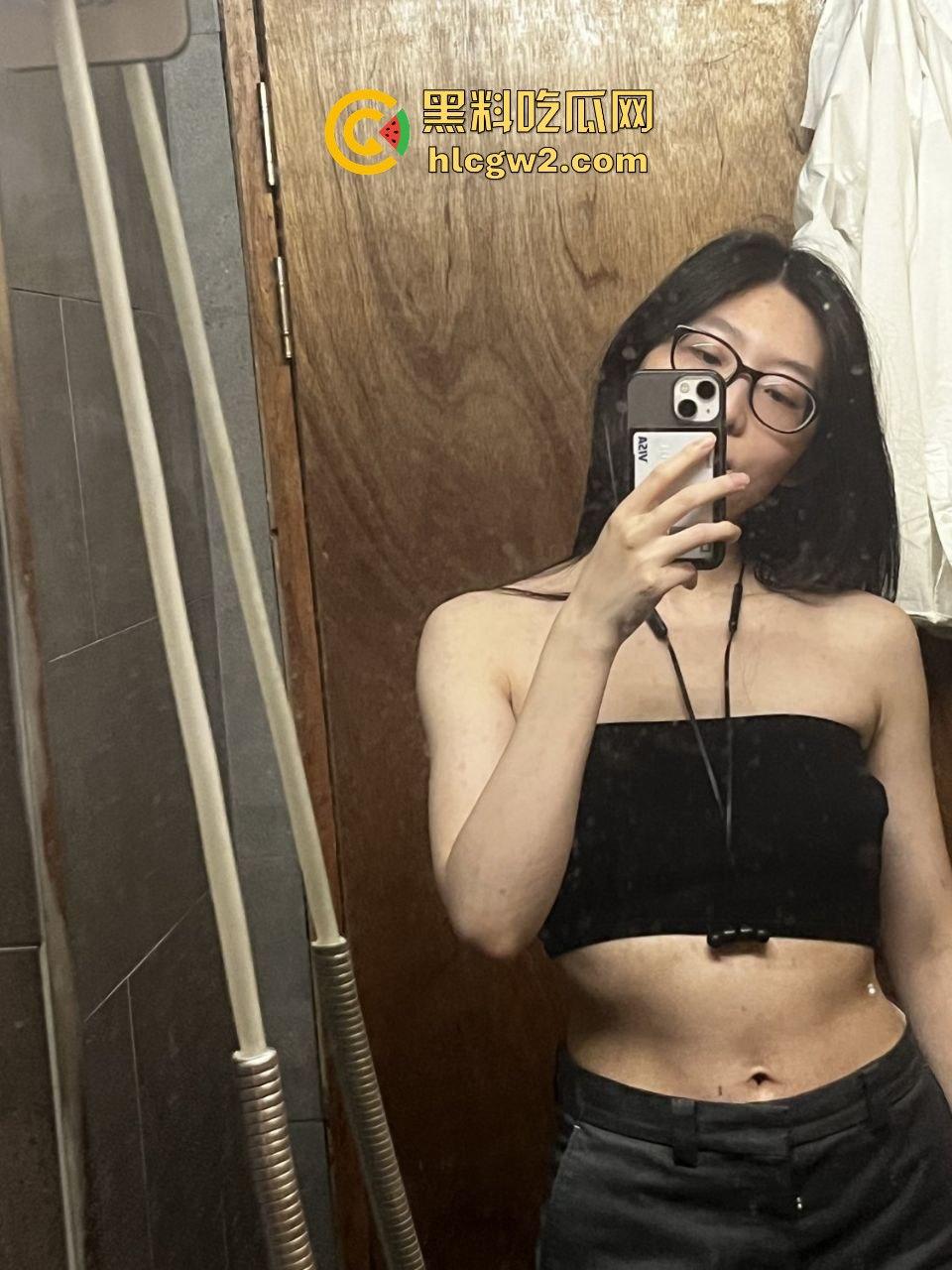 北京SOHO健身女教练【范珊珊】自拍自慰视频疯传，桃红奶晕勾引男学员报课，健身报得多还能上床？  第15张