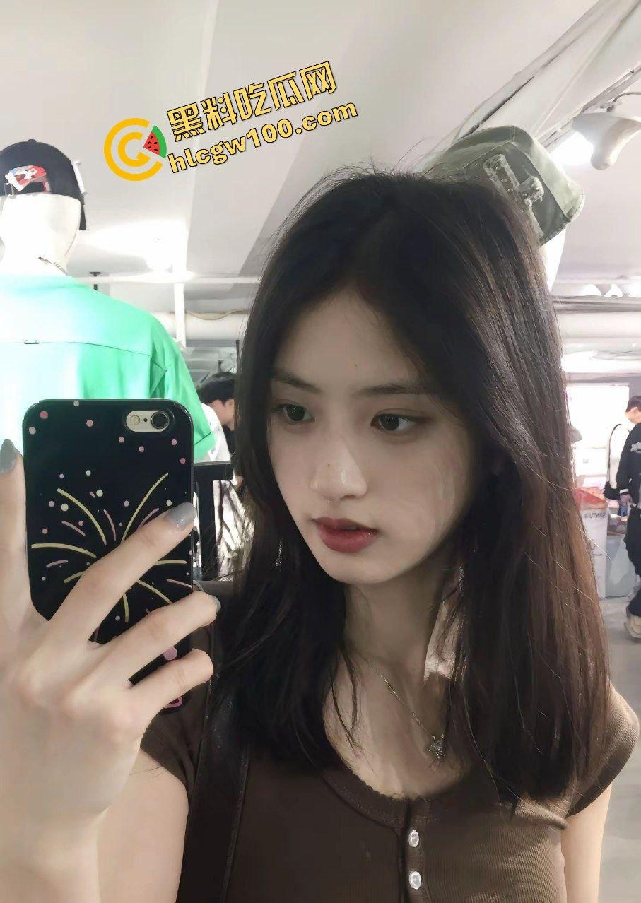 上海震旦职业学院反差骚鸡肉便器『王艺婉』母狗体质滥交无数 炮友情趣后入激烈做爱！原创独家曝光流出！  第6张