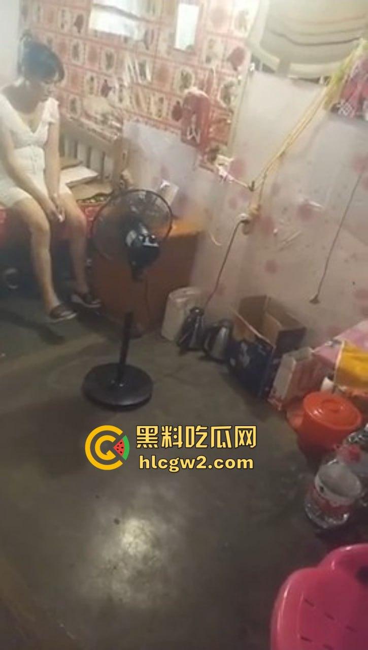 火车站50块少妇快餐被砍到30元，哥们格局太小，被熟妇当场开喷不如回家买青菜！  第5张