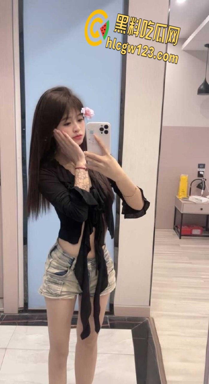 四川旅游学院【陈蓓元】，有着清纯外表却下海做外围，包一夜不做高端也不卖低廉逼价！  第4张