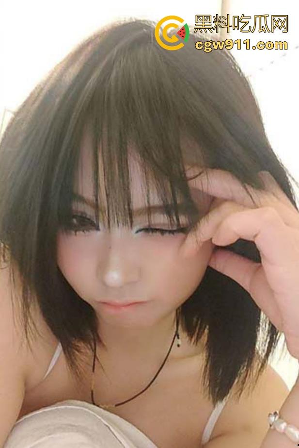 四川成都大奶陪酒女【刘思灿】私下约炮视频曝光，金主调教乳夹肥臀摇曳，蜜桃肥臀迫不及待求大屌插入！  第1张