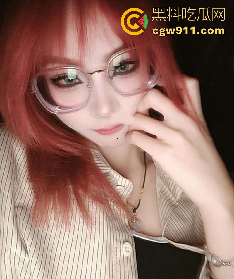 四川成都大奶陪酒女【刘思灿】私下约炮视频曝光，金主调教乳夹肥臀摇曳，蜜桃肥臀迫不及待求大屌插入！  第3张