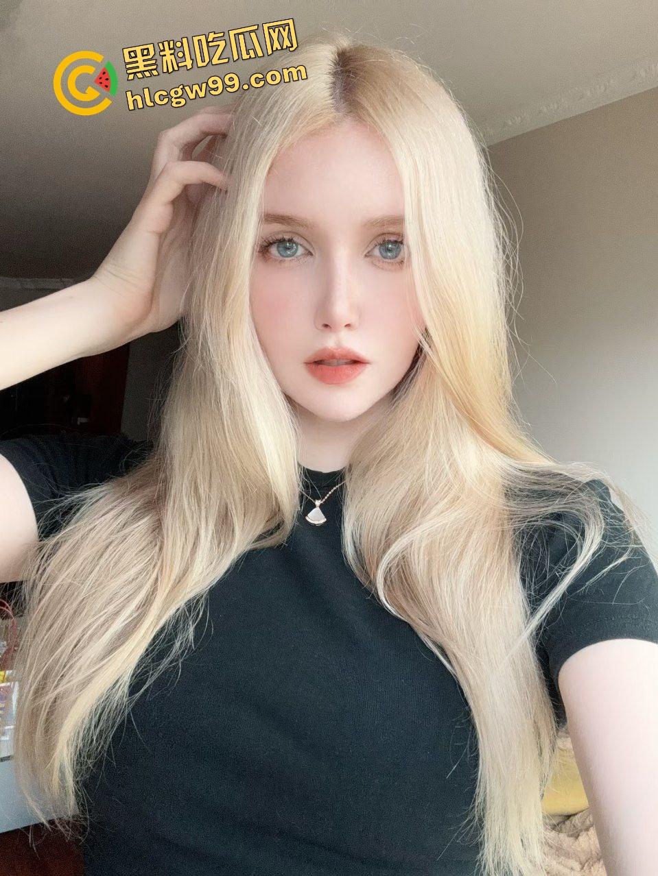 野性的呼唤！俄罗斯反差金发妹玩刺激露出，在野外雪地汽车上自慰抠逼，露天福利抓紧观赏，不愧是战斗民族！  第3张