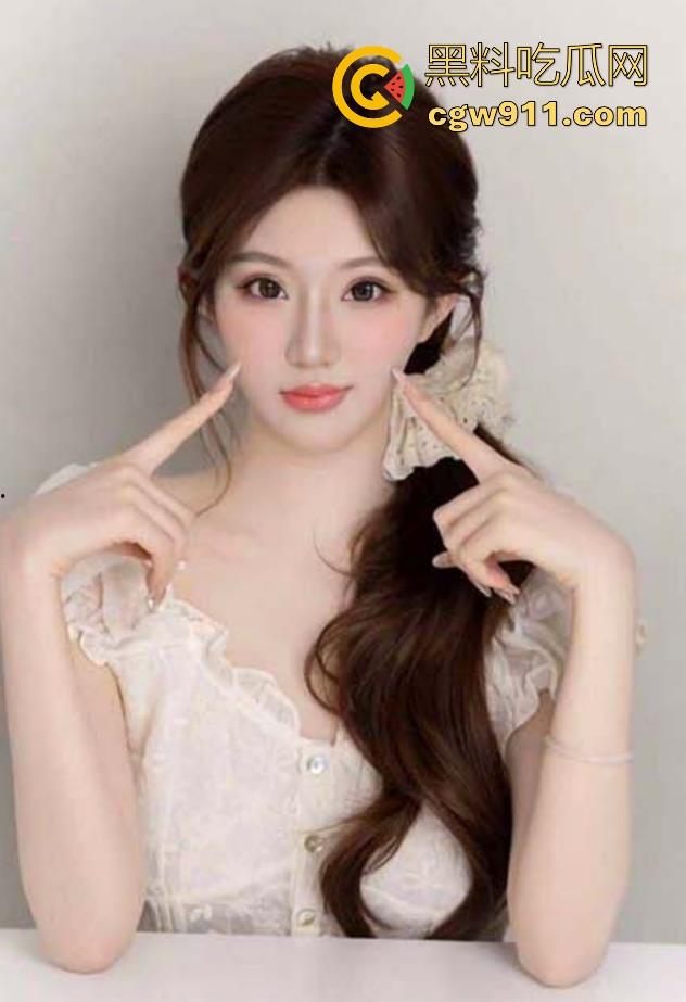 海角乱伦！把穿着黑色情趣内衣的堂妹调教成母狗，淫荡对白花式做爱，无套内射骚穴！  第2张