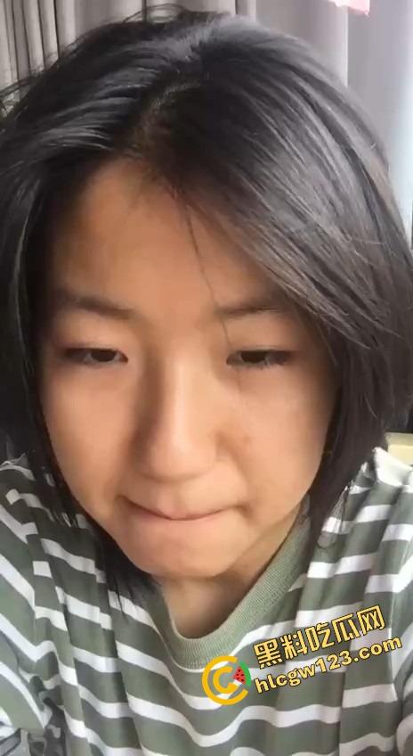 隔壁女租客【王梦】太会舔了！第一次口交就拉丝流白，跪着舔精不带擦，跪着舔完还乖乖自己坐上来！  第1张