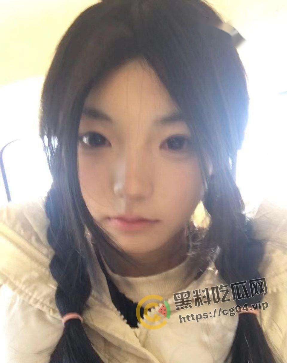 癞蛤蟆终于吃到了天鹅肉！蛰伏多年的猥琐男终于追到了女神 直接给干哭 还把女神给曝光了出来炫耀 多图警告  第3张