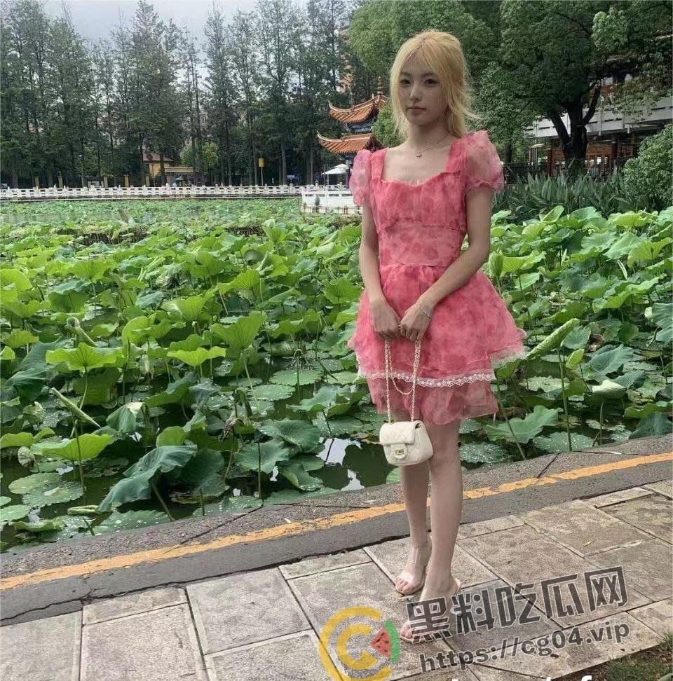 癞蛤蟆终于吃到了天鹅肉！蛰伏多年的猥琐男终于追到了女神 直接给干哭 还把女神给曝光了出来炫耀 多图警告  第6张