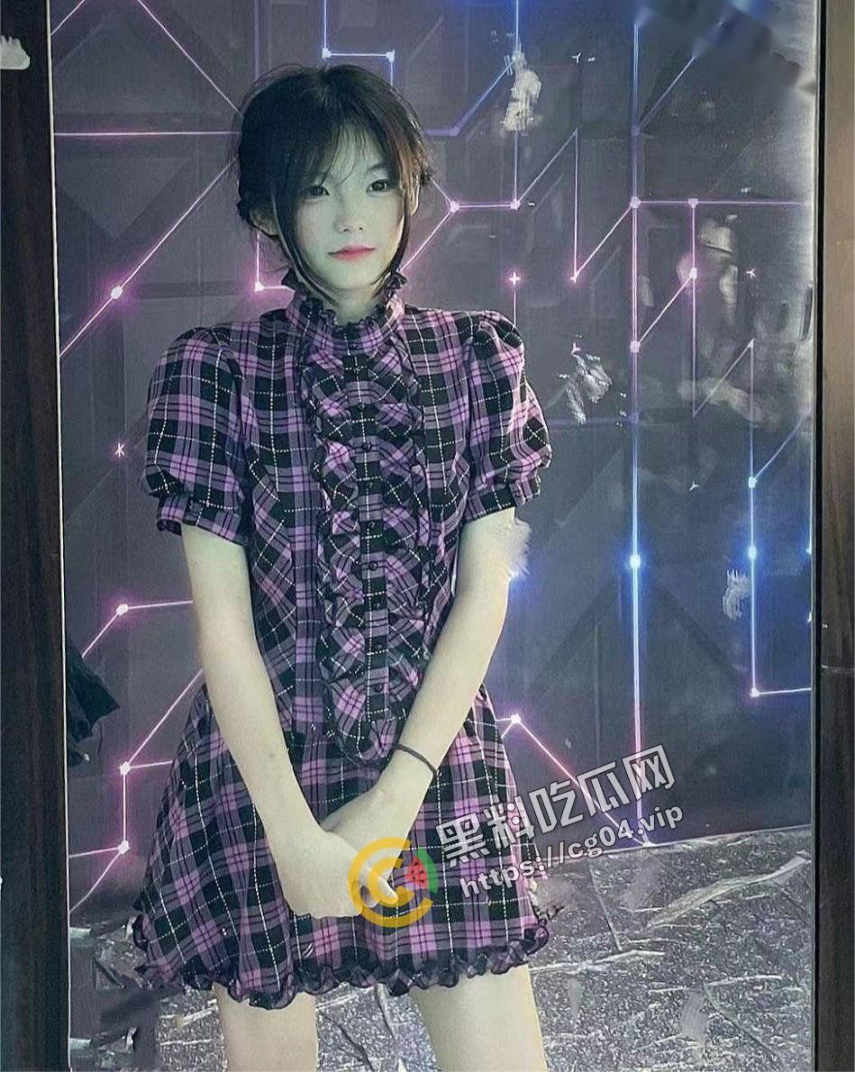 癞蛤蟆终于吃到了天鹅肉！蛰伏多年的猥琐男终于追到了女神 直接给干哭 还把女神给曝光了出来炫耀 多图警告  第18张