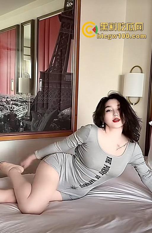 抖音御姐网红【教母eliy】高价定制自慰视频线下跟金主3P性爱遭曝光，知道她玩得花但没想到竟然玩得这么花。  第12张