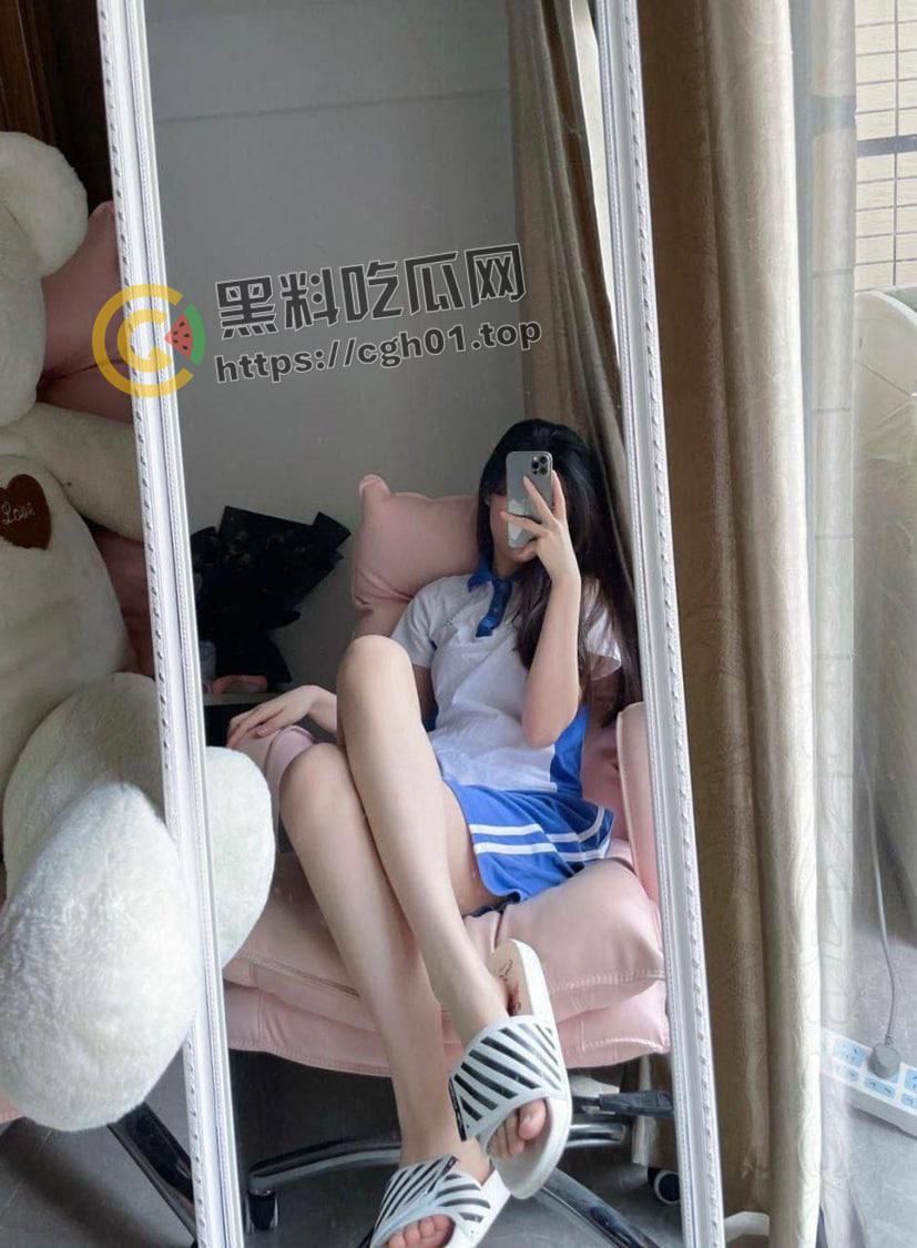 网盘重磅流出！高中萌妹的初体验 校服这不比丝袜还加攻速  第11张