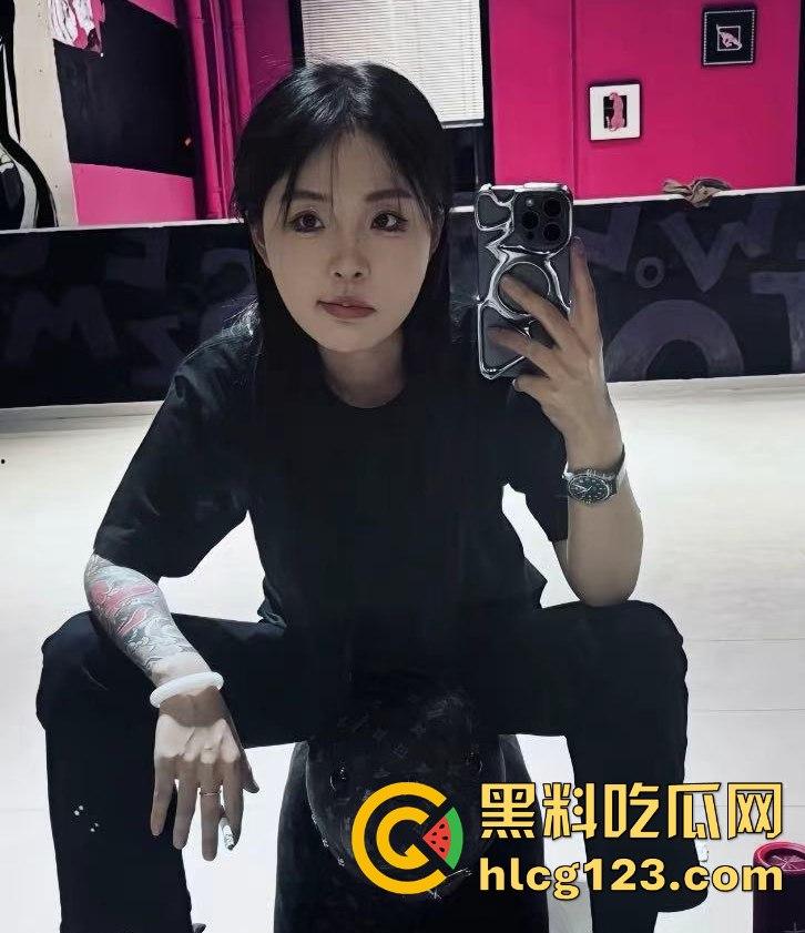 抖音200万粉网红「轩姨」激情视频被前男友曝光！水手服女上位！  第12张