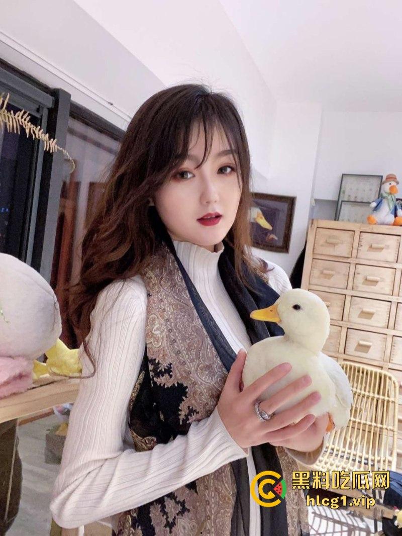 瓜友曝光极品女友 【张佳】 骚货一插就原形毕露骚得一逼 附生活照！  第5张