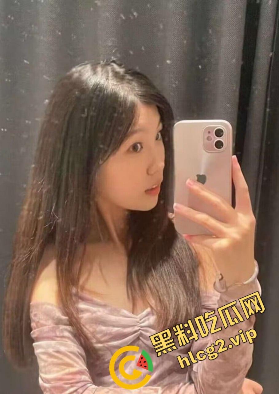 南京大学高颜值清纯大学生妹子『万慧书』被偷拍性爱视频泄露！娇喘声撩人主动骑乘扭动被男友无套猛插！  第1张