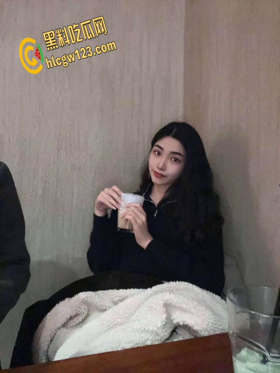 高冷学姐变骚浪母狗!黑白丝大长腿勾魂,富二代爆操后入,含着JB直流口水 ! 第2张 高冷学姐变骚浪母狗!黑白丝大长腿勾魂,富二代爆操后入,含着JB直流口水 ! 第2张