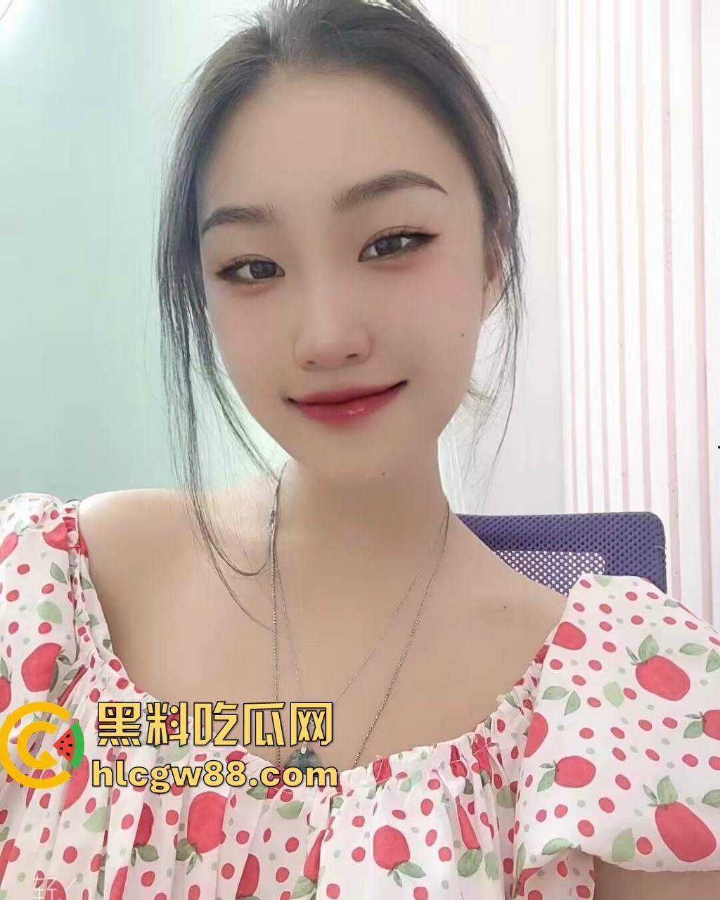 上海交通大学『周奕』反差骚母狗在酒店被丢床上爆操，激情打桩到失神，内射小穴表情太淫荡！  第7张