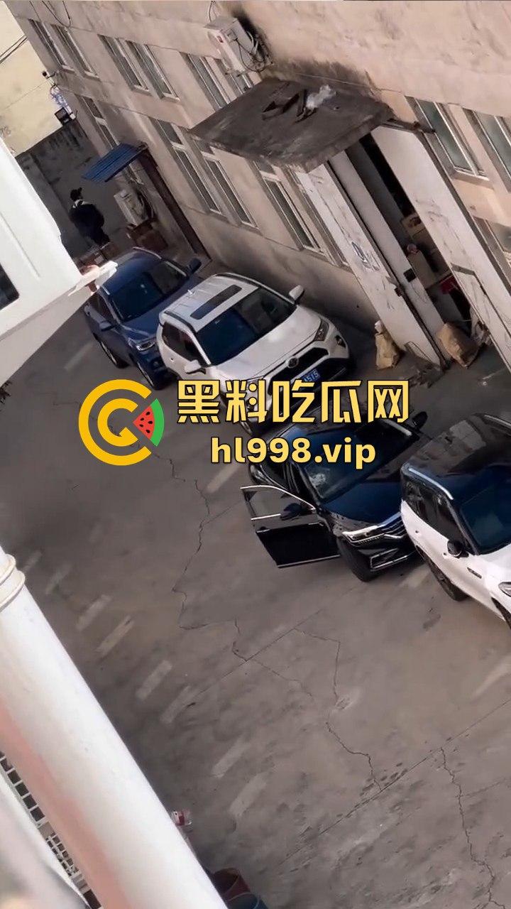 天津丈夫怀疑老婆出轨怒砸车，老婆吓得弃车逃跑！掏出自制手枪开火，枪声堪比沙鹰，建国后还敢造枪！  第9张