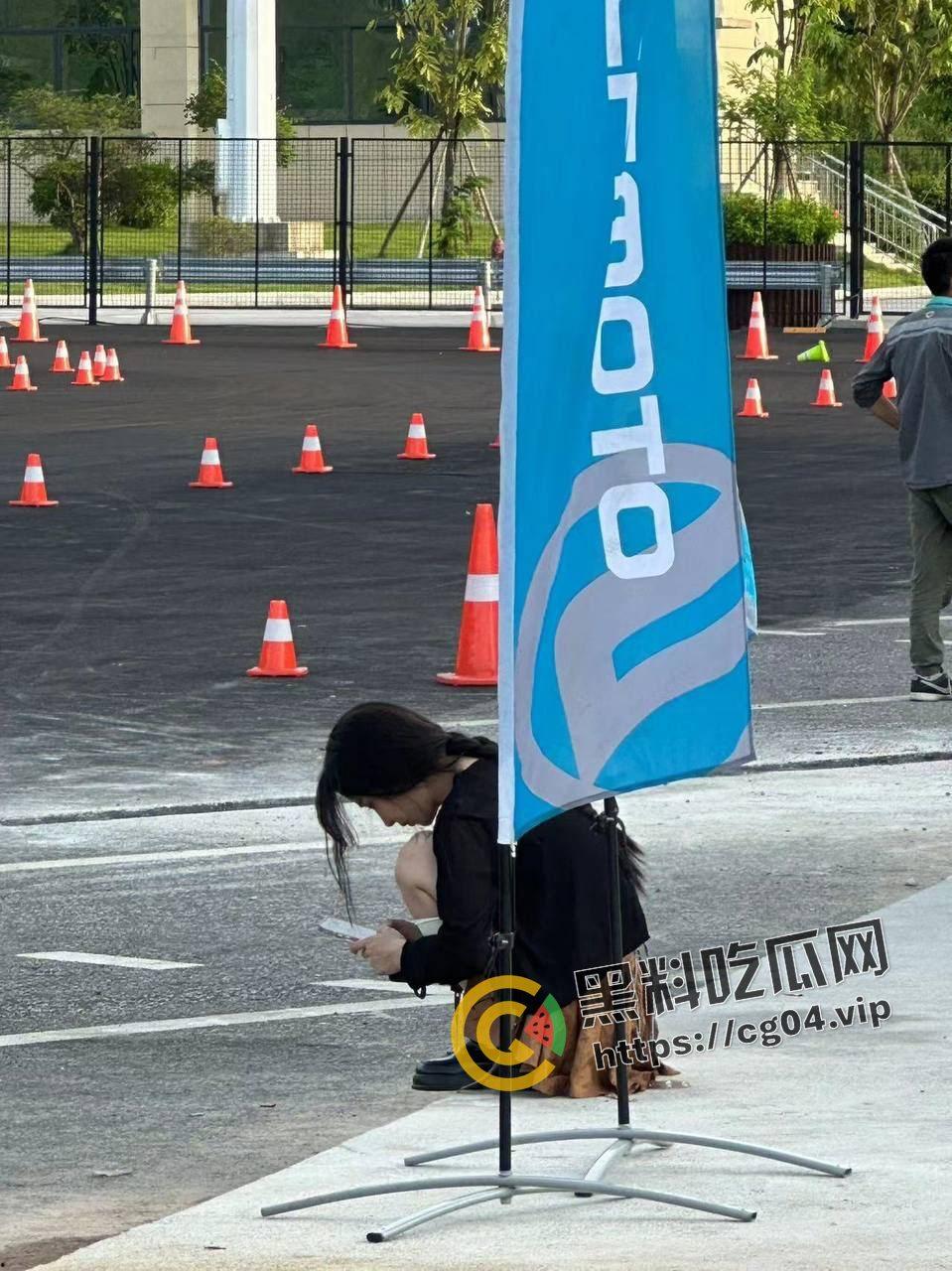 南宁邕武路夜市反差婊【泡面妹】婚内做鸡 2400一夜 下单的都是老公的好兄弟  第6张