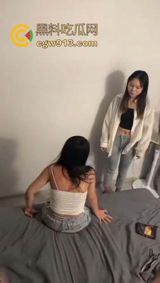 湖北武汉精神小伙和精神小妹，霸凌一个未成年女生，满18还敢造次？这种就应该抓进去关几天！  第7张