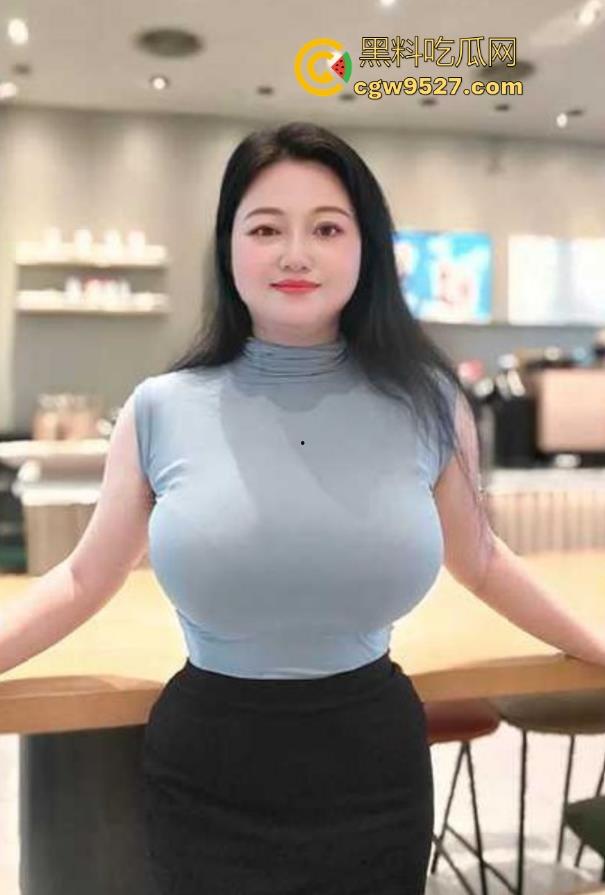 外甥趁小姨洗澡脱光闯入，被肉棒诱惑竟主动舔屌求操，后入打桩爆操，对白露骨场面超淫！  第1张