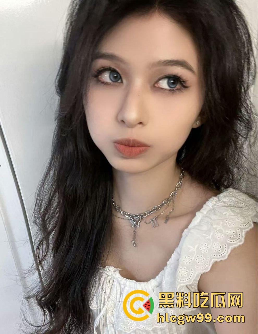 安徽师范大学女大学生【蒋弱弱】情趣内衣自拍骚照，酒店全裸自拍，最爱被大鸡巴从后面怼穿！  第2张