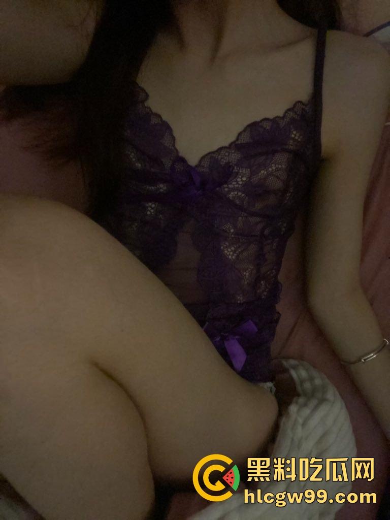 安徽师范大学女大学生【蒋弱弱】情趣内衣自拍骚照，酒店全裸自拍，最爱被大鸡巴从后面怼穿！  第7张