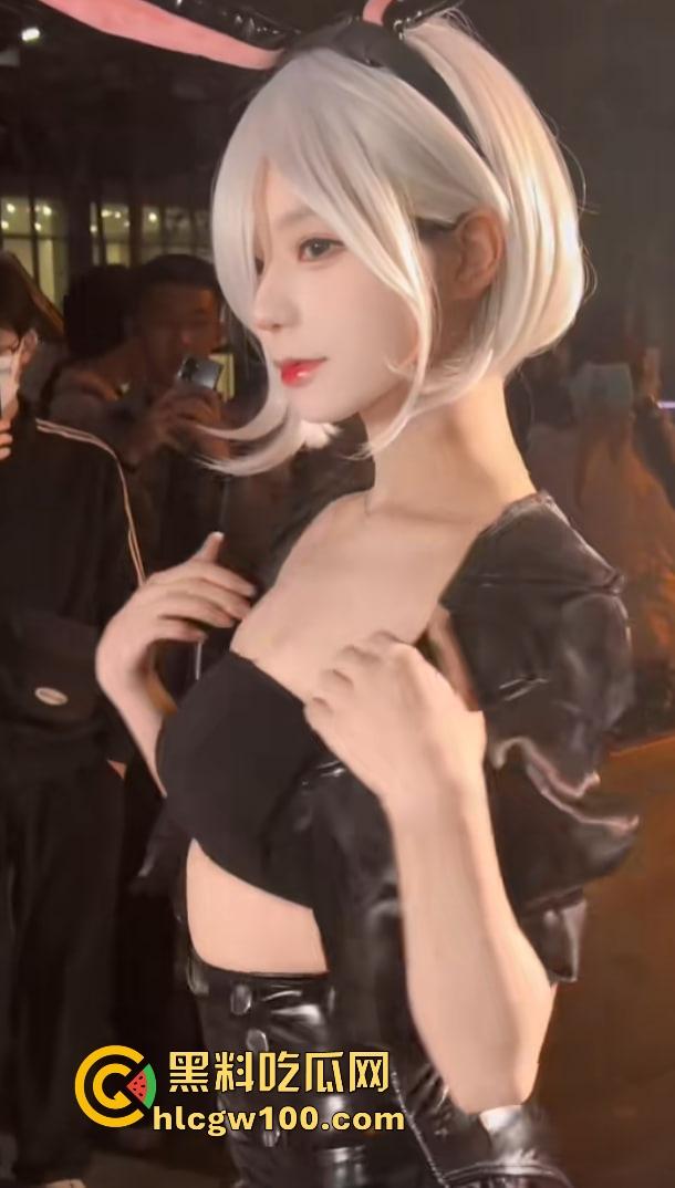 大城市漫展就是狠 不是内场去不起而是外场更有性价比 妹子敢脱不怕冷 锁骨短裙大腿全都露衣服越少越专业! 第8张 大城市漫展就是狠 不是内场去不起而是外场更有性价比 妹子敢脱不怕冷 锁骨短裙大腿全都露衣服越少越专业! 第8张