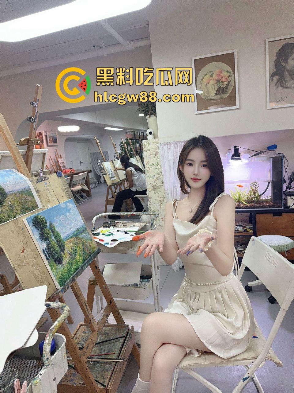 女神跟金主做爱视频给舔狗看，看着白月光给后入抽插 不争气的眼泪瞬间流了下来！  第1张