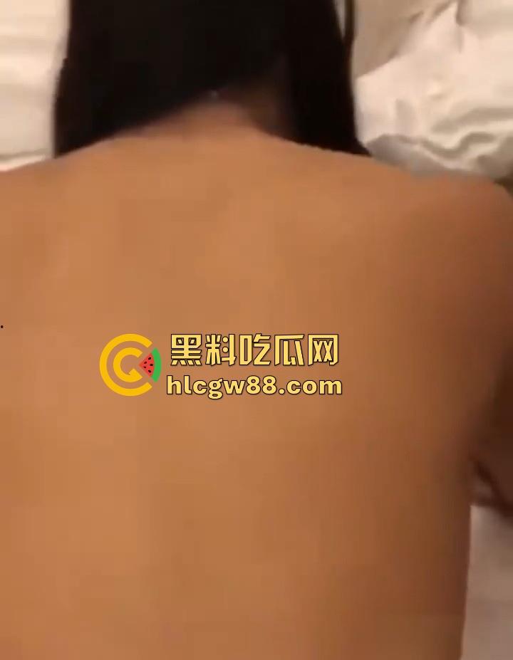 女神跟金主做爱视频给舔狗看，看着白月光给后入抽插 不争气的眼泪瞬间流了下来！  第9张