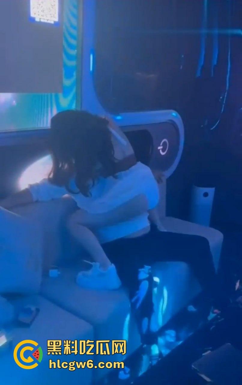 KTV坐台女包间骚操作全解析！口交、做爱、裸舞样样全 公共场合直接开车 商K玩法科普让你打开新世界！  第13张