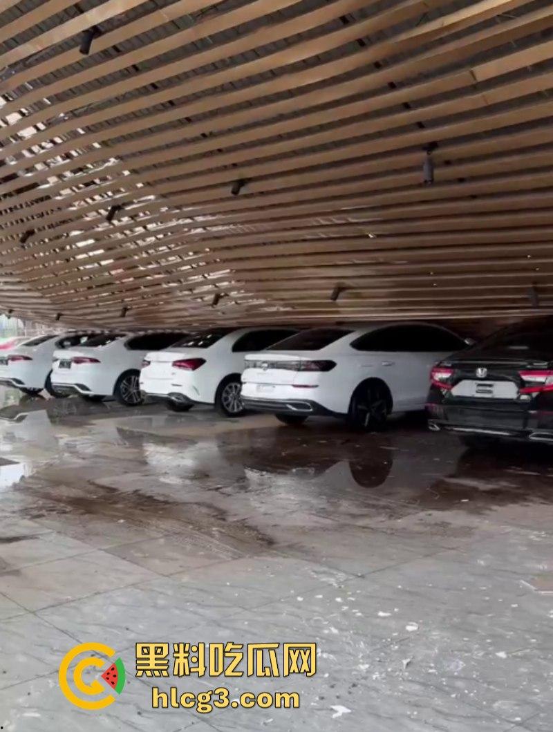 一觉醒来 天都塌了！宜宾市上江北二手车市场垮塌！精品车成了事故车！  第8张