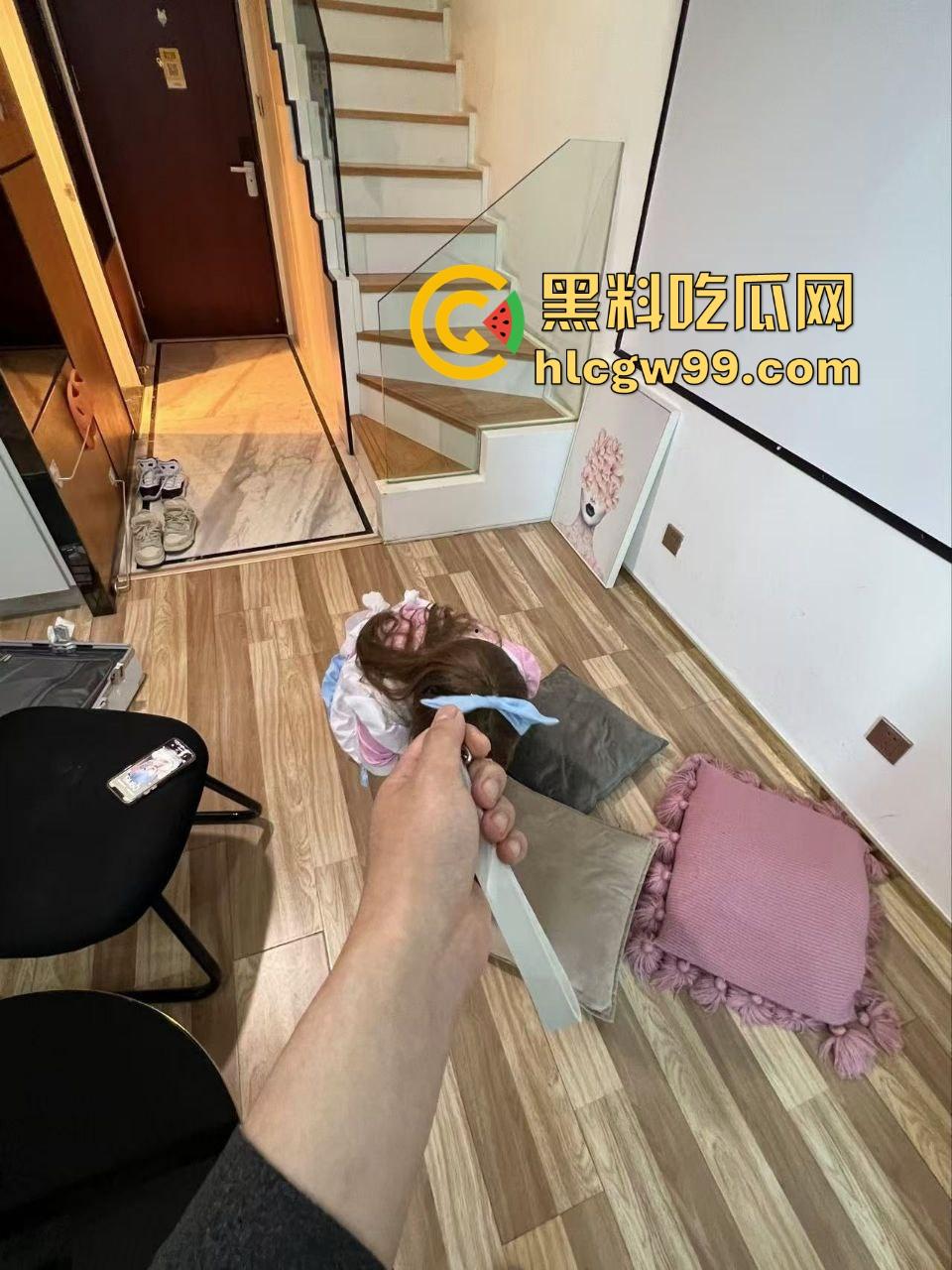 山西07后骚货【夏婷婷】酒店连战10天被操到腿软，调教成母狗，在线打语音给网友直播操逼！  第2张