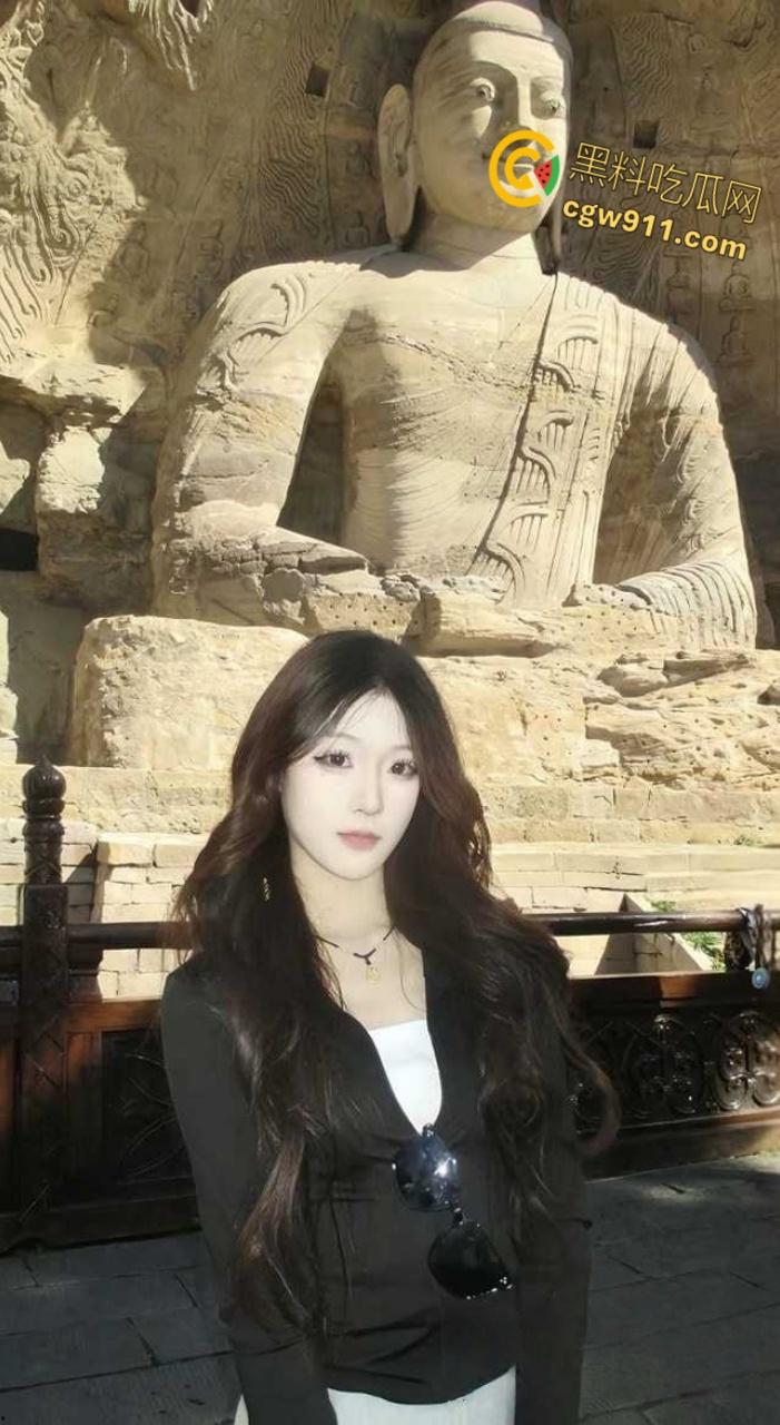 河南师范超美舞蹈生【周彤彤】，情趣蕾丝内裤勾引男友，开档黑丝无套后入，各种体位疯狂爆操！  第5张