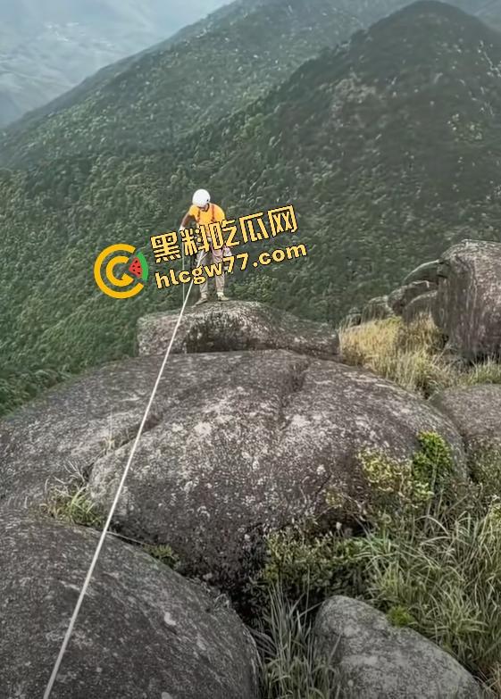 福建8岁男童邹某樽山中失踪,家属崩溃三日未眠,却有人借机发恐吓勒索短信孩子没找到,人性已经先烂透了! 第14张 福建8岁男童邹某樽山中失踪,家属崩溃三日未眠,却有人借机发恐吓勒索短信孩子没找到,人性已经先烂透了! 第14张