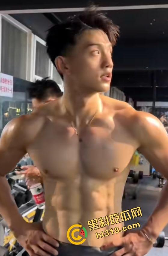 别只会看抖音直播，40W粉健身网红『小葛』爆操女粉，鸡巴一亮生吃大帅屌，谁还在乎套子这种废物？  第3张