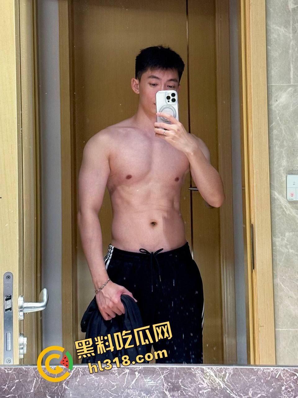 别只会看抖音直播，40W粉健身网红『小葛』爆操女粉，鸡巴一亮生吃大帅屌，谁还在乎套子这种废物？  第5张