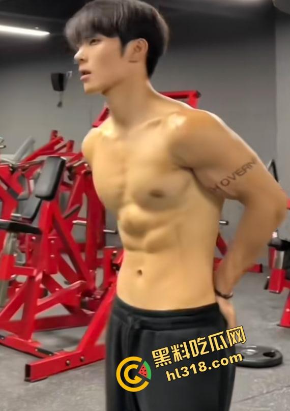 别只会看抖音直播，40W粉健身网红『小葛』爆操女粉，鸡巴一亮生吃大帅屌，谁还在乎套子这种废物？  第9张