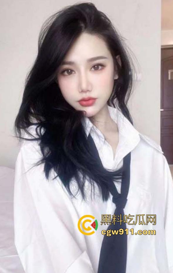 海角乱伦,趁姐姐洗碗的时候,拉下她的红色内裤,扣出水后爆操她,后入推臀无套内射! 第3张 海角乱伦,趁姐姐洗碗的时候,拉下她的红色内裤,扣出水后爆操她,后入推臀无套内射! 第3张